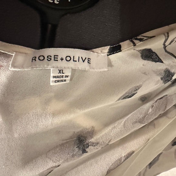 Rose & Olive Cream Floral Blouse - Picture 7 of 7